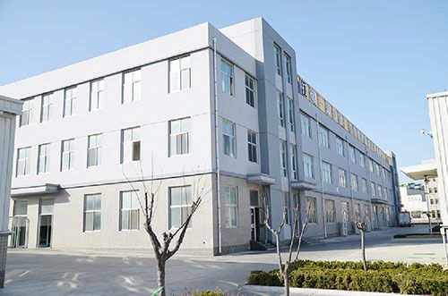 公司本著以人為本、誠信待人的理念，培養(yǎng)造就了一批專業(yè)人員